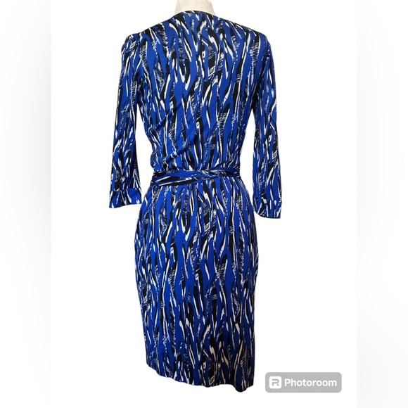 Diane Von Furstenberg wrap print dress - Picture 2 of 3
